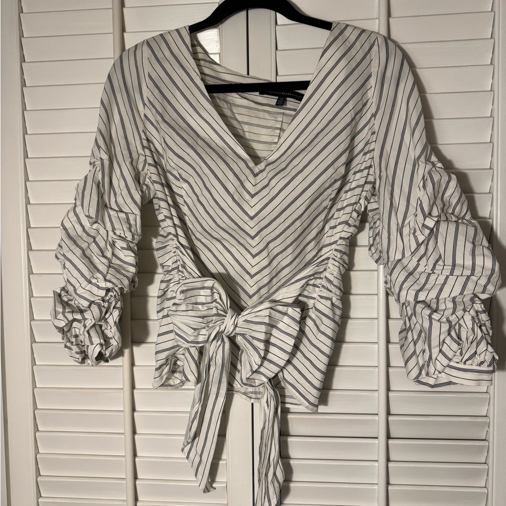 White House Black Market V-Neck Ruffle Sleeve Top with bow front tie Size 12